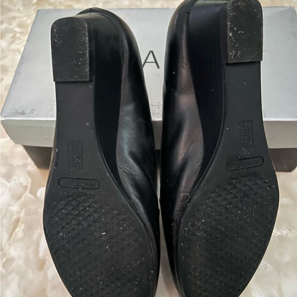 AEROSOLES Lovely Wedge Pumps - Picture 4 of 6